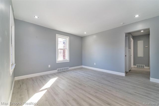 9327 Schaefer Highway, Detroit, MI 48228