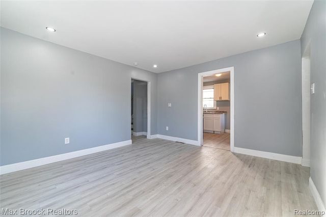 9327 Schaefer Highway, Detroit, MI 48228