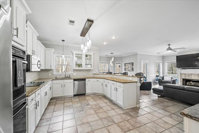 1804 LISSON CV, Collierville, TN 38017