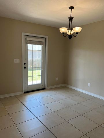 489 Eisenhower Drive, Crestview, FL 32539