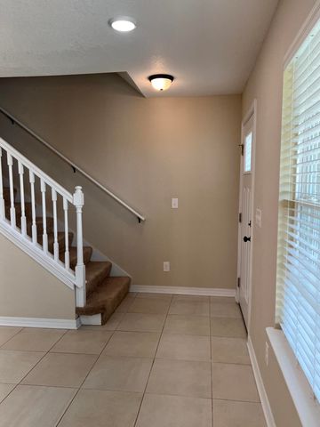 489 Eisenhower Drive, Crestview, FL 32539