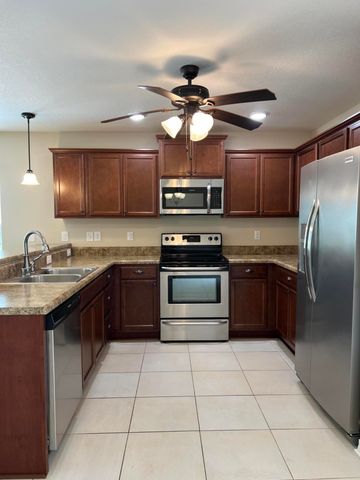 489 Eisenhower Drive, Crestview, FL 32539