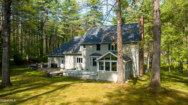9 Rolling Brook Drive, Saratoga Springs, NY 12866