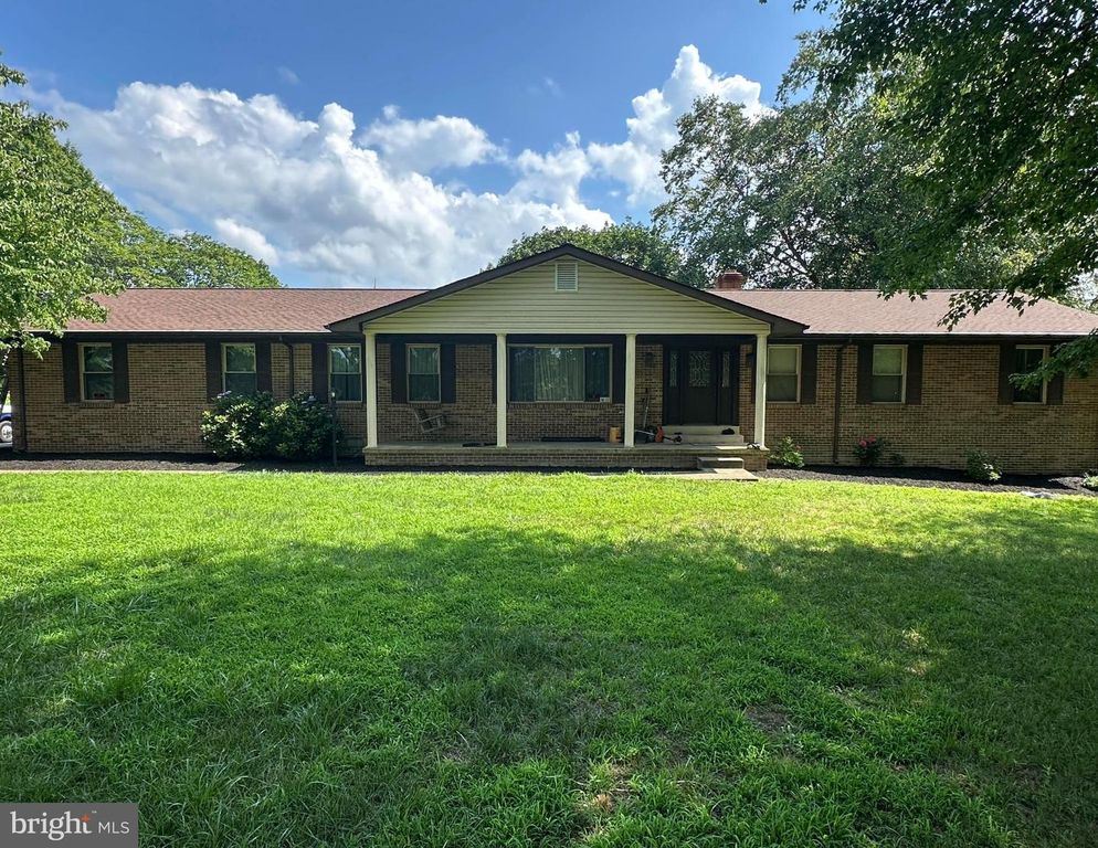 61 HONEYSUCKLE LN, Owings, MD 20736