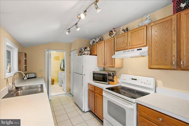 19266 MOCKINGBIRD HEIGHTS RD, Triangle, VA 22172