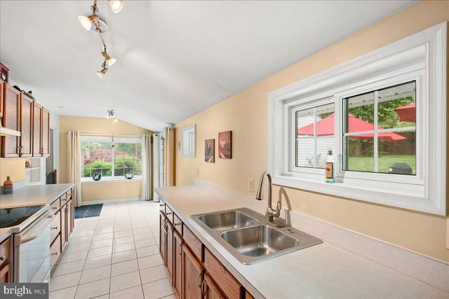 19266 MOCKINGBIRD HEIGHTS RD, Triangle, VA 22172