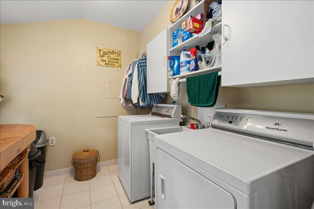 19266 MOCKINGBIRD HEIGHTS RD, Triangle, VA 22172