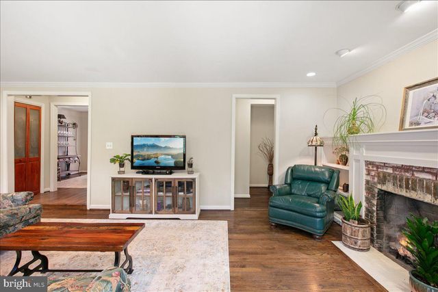 19266 MOCKINGBIRD HEIGHTS RD, Triangle, VA 22172