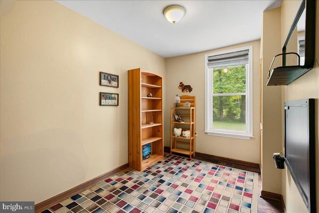 19266 MOCKINGBIRD HEIGHTS RD, Triangle, VA 22172