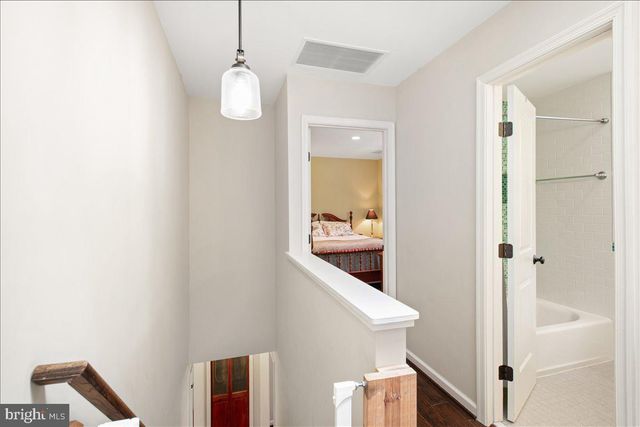 19266 MOCKINGBIRD HEIGHTS RD, Triangle, VA 22172