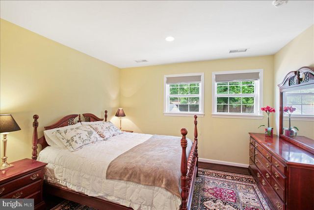 19266 MOCKINGBIRD HEIGHTS RD, Triangle, VA 22172