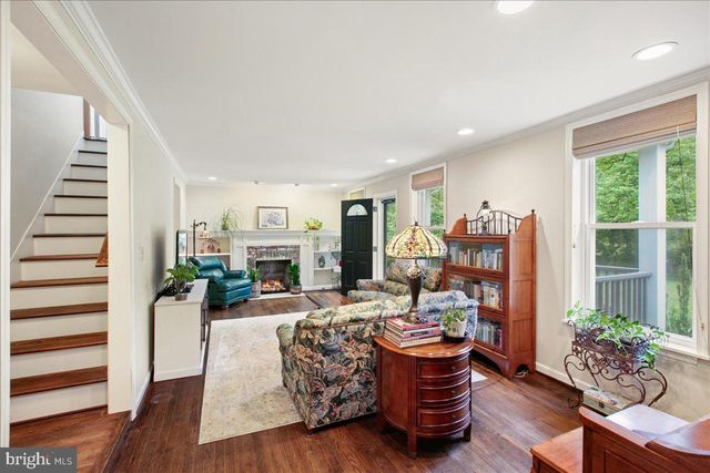 19266 MOCKINGBIRD HEIGHTS RD, Triangle, VA 22172
