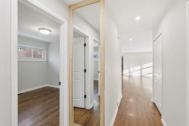 6803 N KEELER Avenue, Lincolnwood, IL 60712