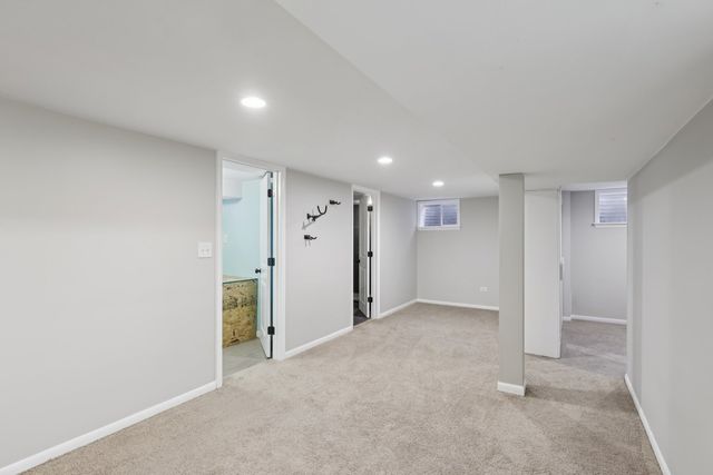 6803 N KEELER Avenue, Lincolnwood, IL 60712