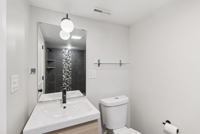 6803 N KEELER Avenue, Lincolnwood, IL 60712