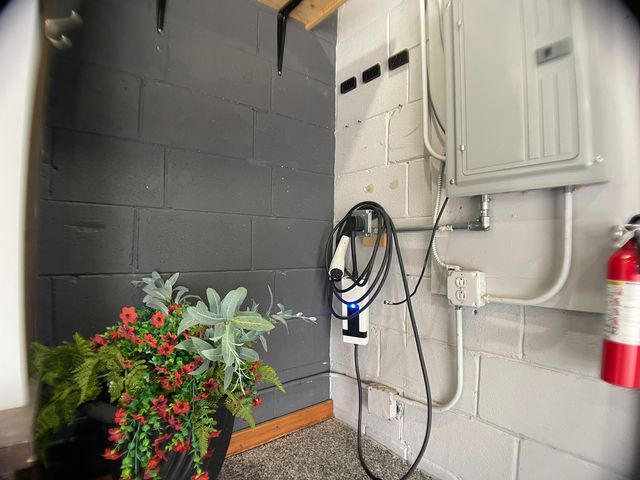 6803 N KEELER Avenue, Lincolnwood, IL 60712