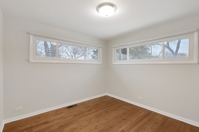 6803 N KEELER Avenue, Lincolnwood, IL 60712