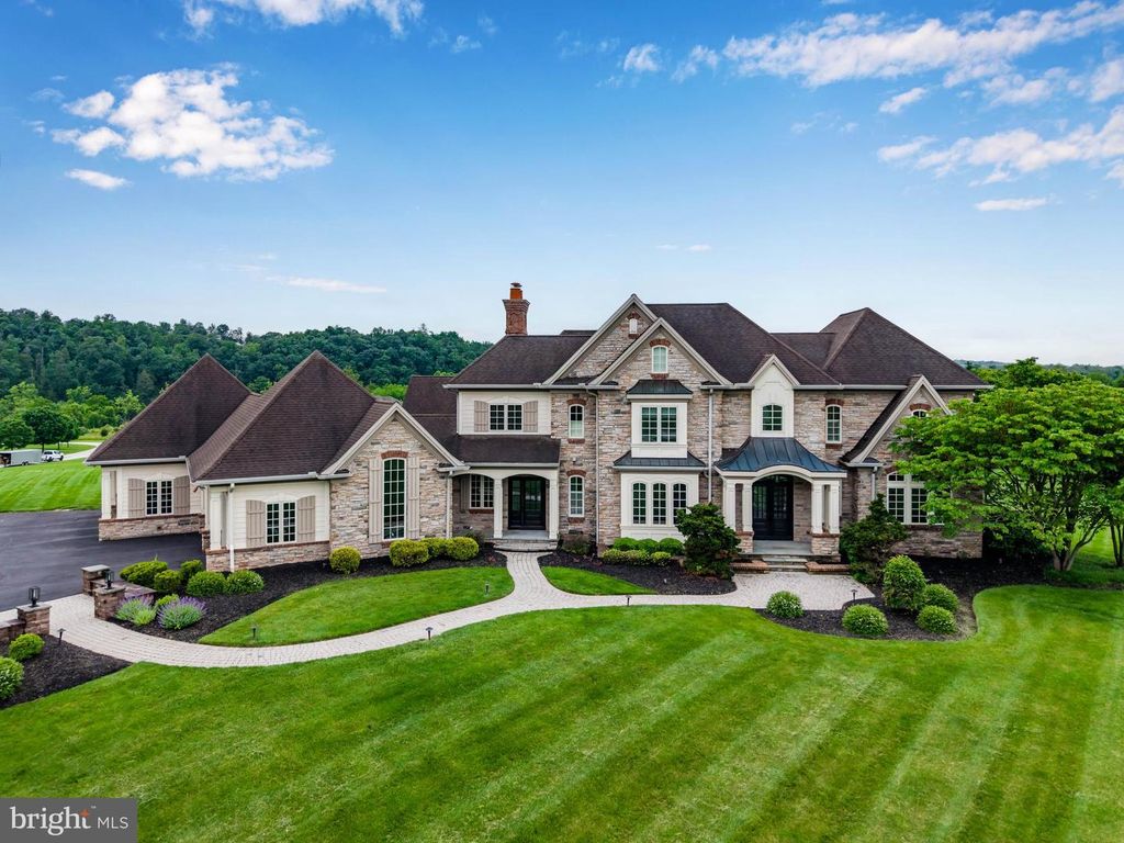 2740 ALLEN GLEN DR, Mechanicsburg, PA 17055
