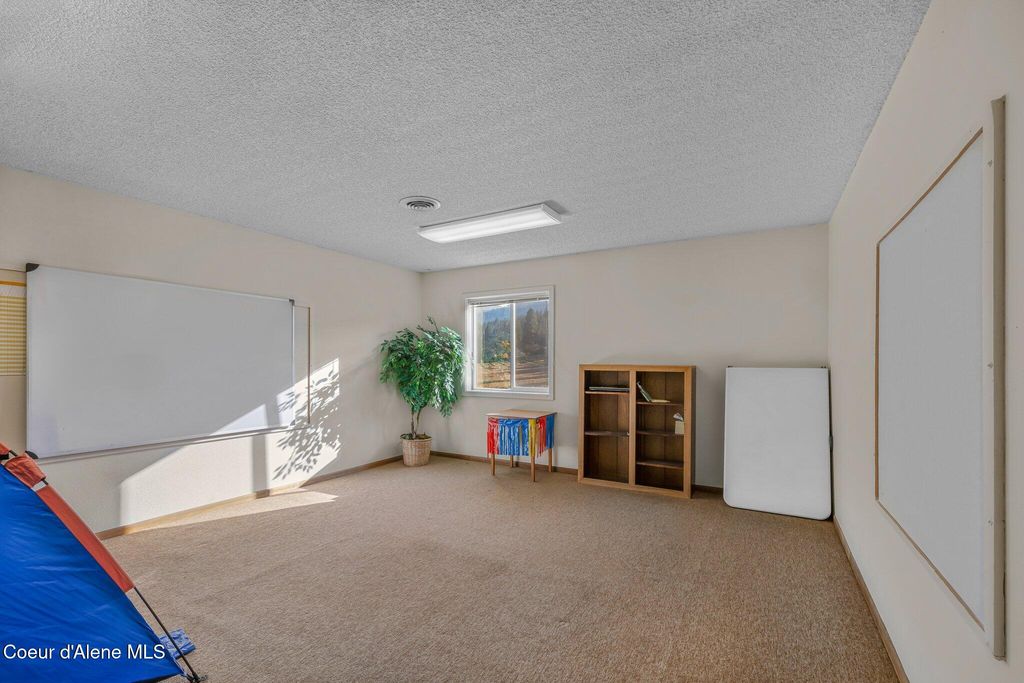 19459 W Riverview DR, Post Falls, ID 83854 photo 40