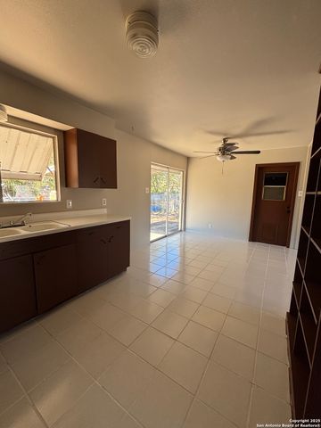 4215 Renault, San Antonio, TX 78218