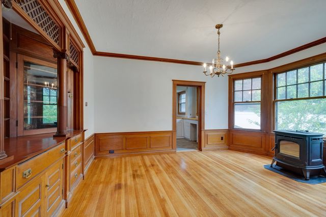 217 Lawrence St, Haverhill, MA 01830
