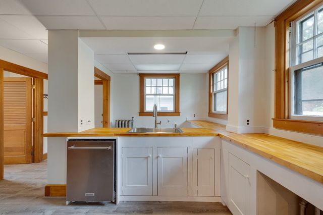 217 Lawrence St, Haverhill, MA 01830