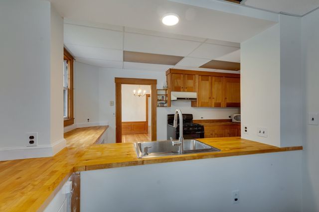 217 Lawrence St, Haverhill, MA 01830