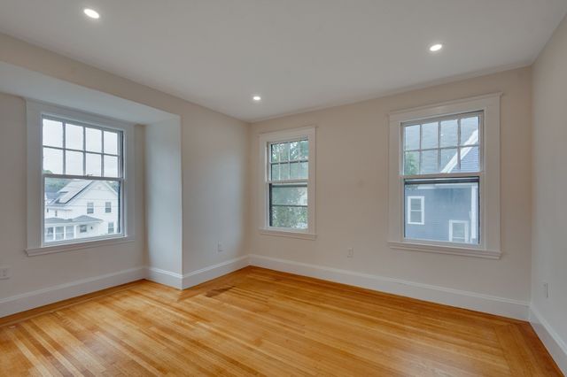 217 Lawrence St, Haverhill, MA 01830