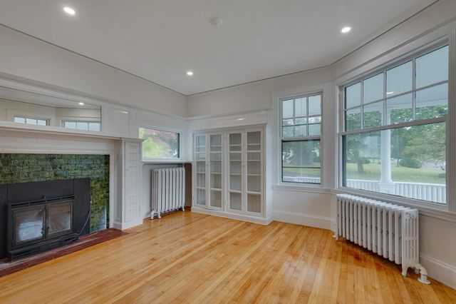 217 Lawrence St, Haverhill, MA 01830
