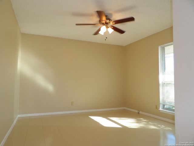 5637 Walzem, Windcrest, TX 78218