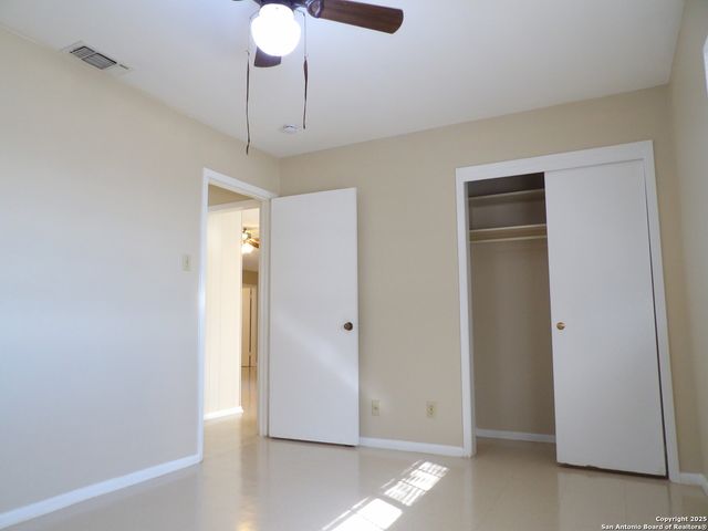 5637 Walzem, Windcrest, TX 78218