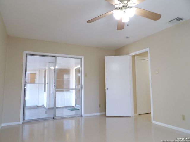 5637 Walzem, Windcrest, TX 78218