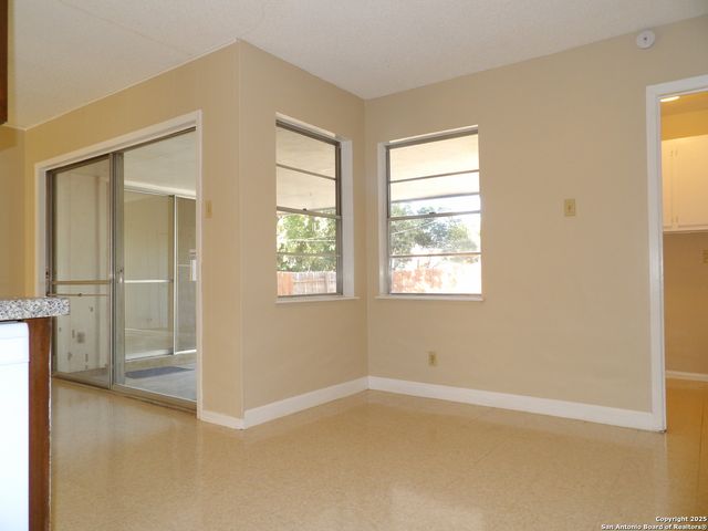 5637 Walzem, Windcrest, TX 78218