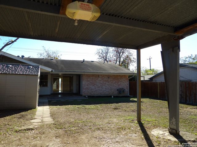 5637 Walzem, Windcrest, TX 78218