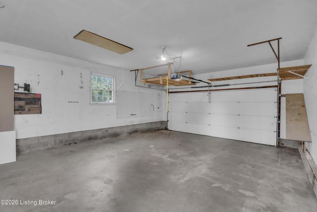 4408 Southridge Dr, Louisville, KY 40272