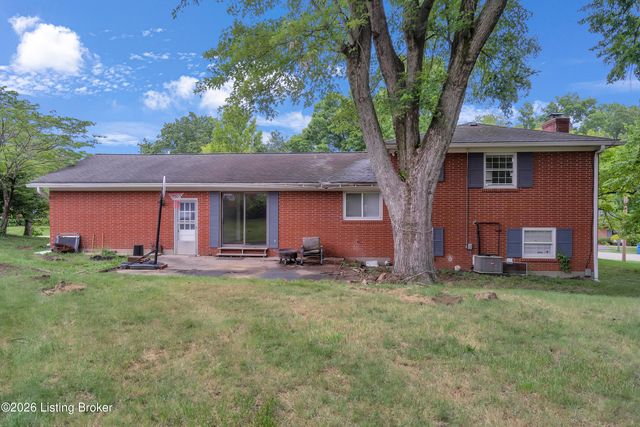 4408 Southridge Dr, Louisville, KY 40272
