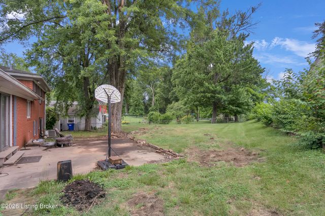 4408 Southridge Dr, Louisville, KY 40272