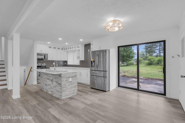 4408 Southridge Dr, Louisville, KY 40272
