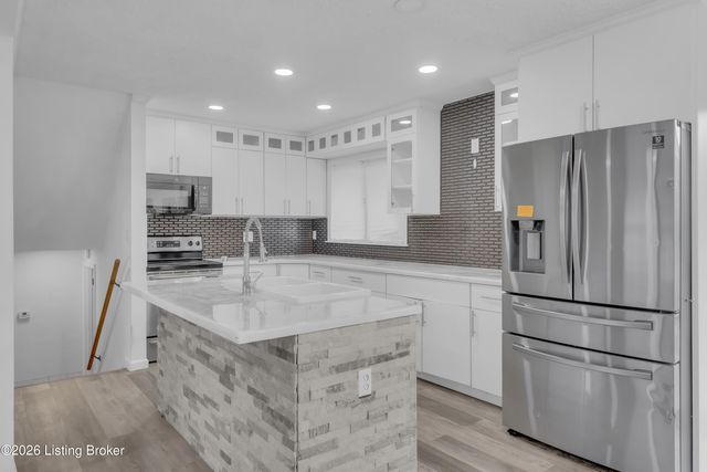 4408 Southridge Dr, Louisville, KY 40272