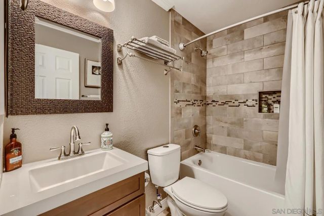 10808 Valiente Court, San Diego, CA 92124