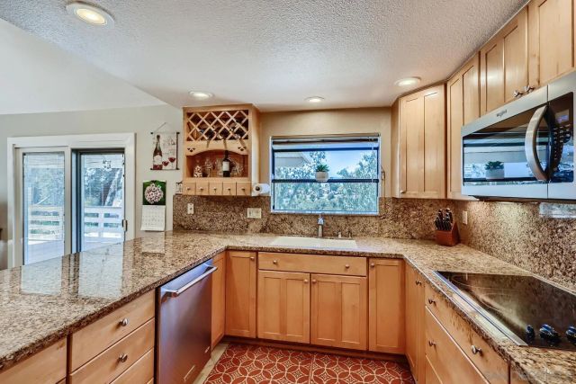 10808 Valiente Court, San Diego, CA 92124