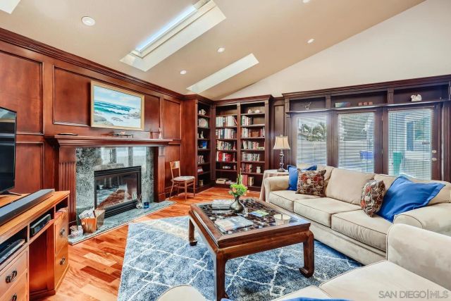 10808 Valiente Court, San Diego, CA 92124