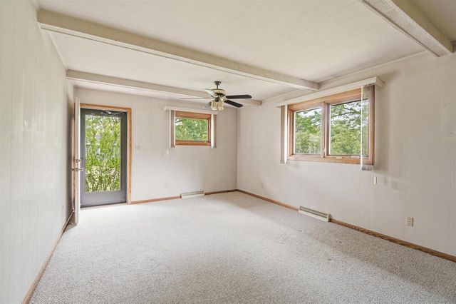 1102 S RIDGE LANE, Appleton, WI 54914