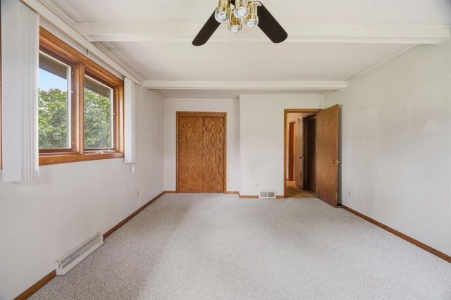 1102 S RIDGE LANE, Appleton, WI 54914