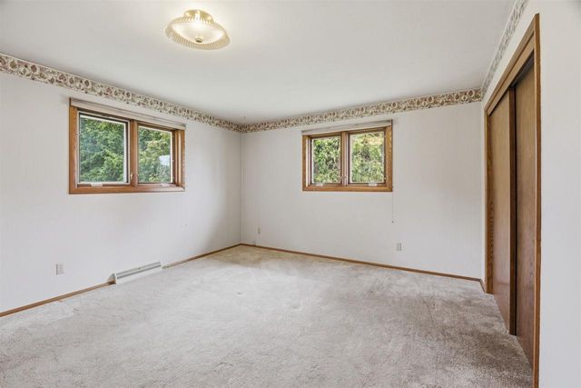 1102 S RIDGE LANE, Appleton, WI 54914