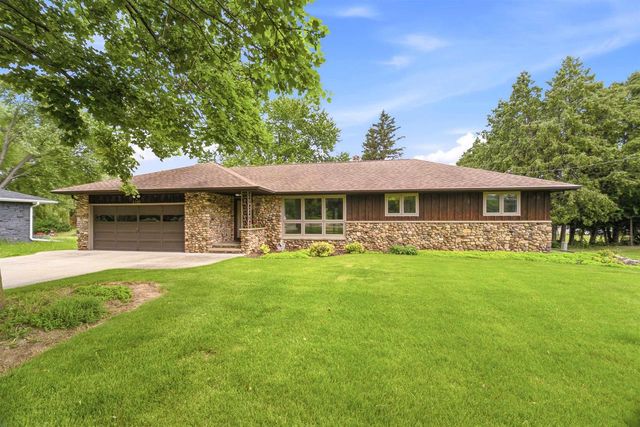 1102 S RIDGE LANE, Appleton, WI 54914