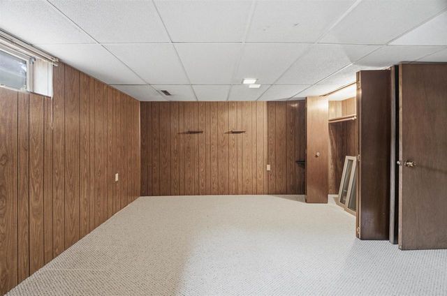 1102 S RIDGE LANE, Appleton, WI 54914
