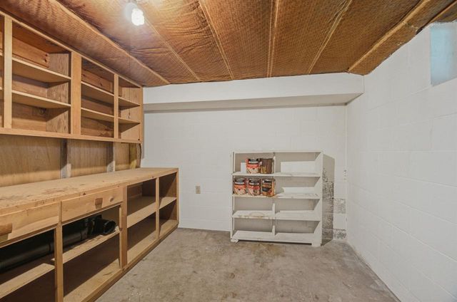 1102 S RIDGE LANE, Appleton, WI 54914
