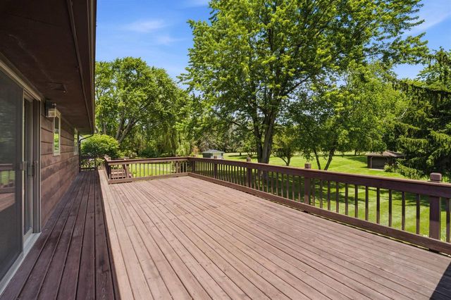 1102 S RIDGE LANE, Appleton, WI 54914