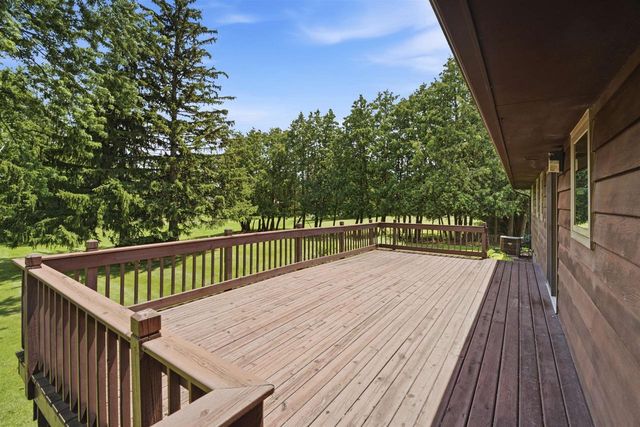 1102 S RIDGE LANE, Appleton, WI 54914